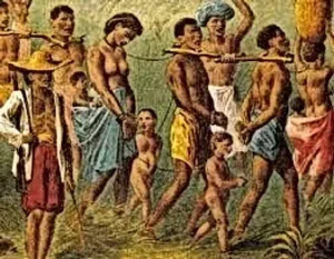 les blancs venaient en Afrique armés jusqu’aux dents pour chercher des noirs, ils venaient dans des navires de guerre