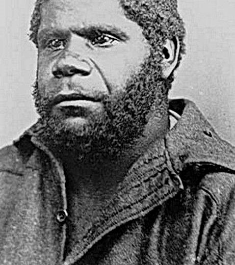 Le dernier tasmanien William Laney mort en 1869. Le Dr Lodewyk Crowther a retiré sa tête au nom de la science à l'Hôpital Colonial et a fabriqué une blague à tabac avec son scrotum